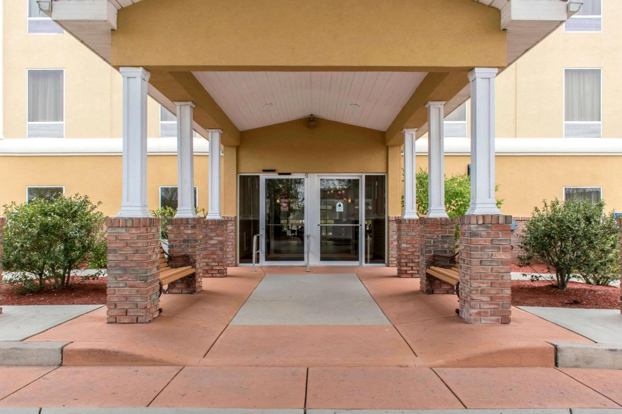 Comfort Suites Scranton Near Montage Mountain Exterior foto